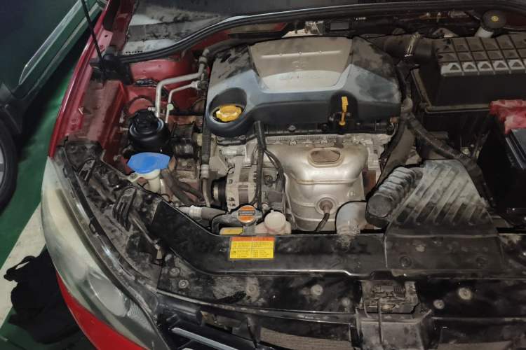 Used Roewe 350 2013 350C 1.5L Automatic Xunyue Edition Engine Bay Right