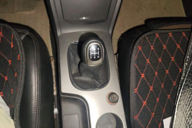 Used Roewe 350 2013 350S 1.5L Manual Xunchi Edition Gear Lever