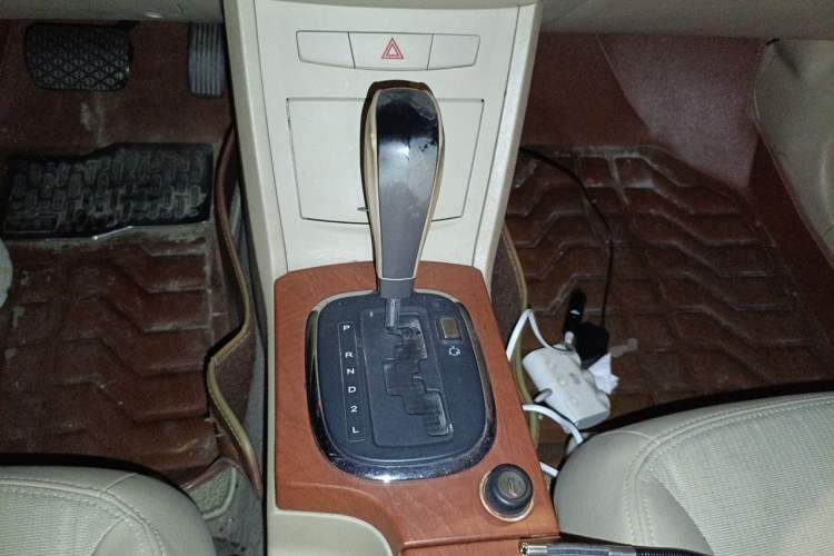 Used Roewe 350 2013 350C 1.5L Automatic Xunyue Edition Gear Lever