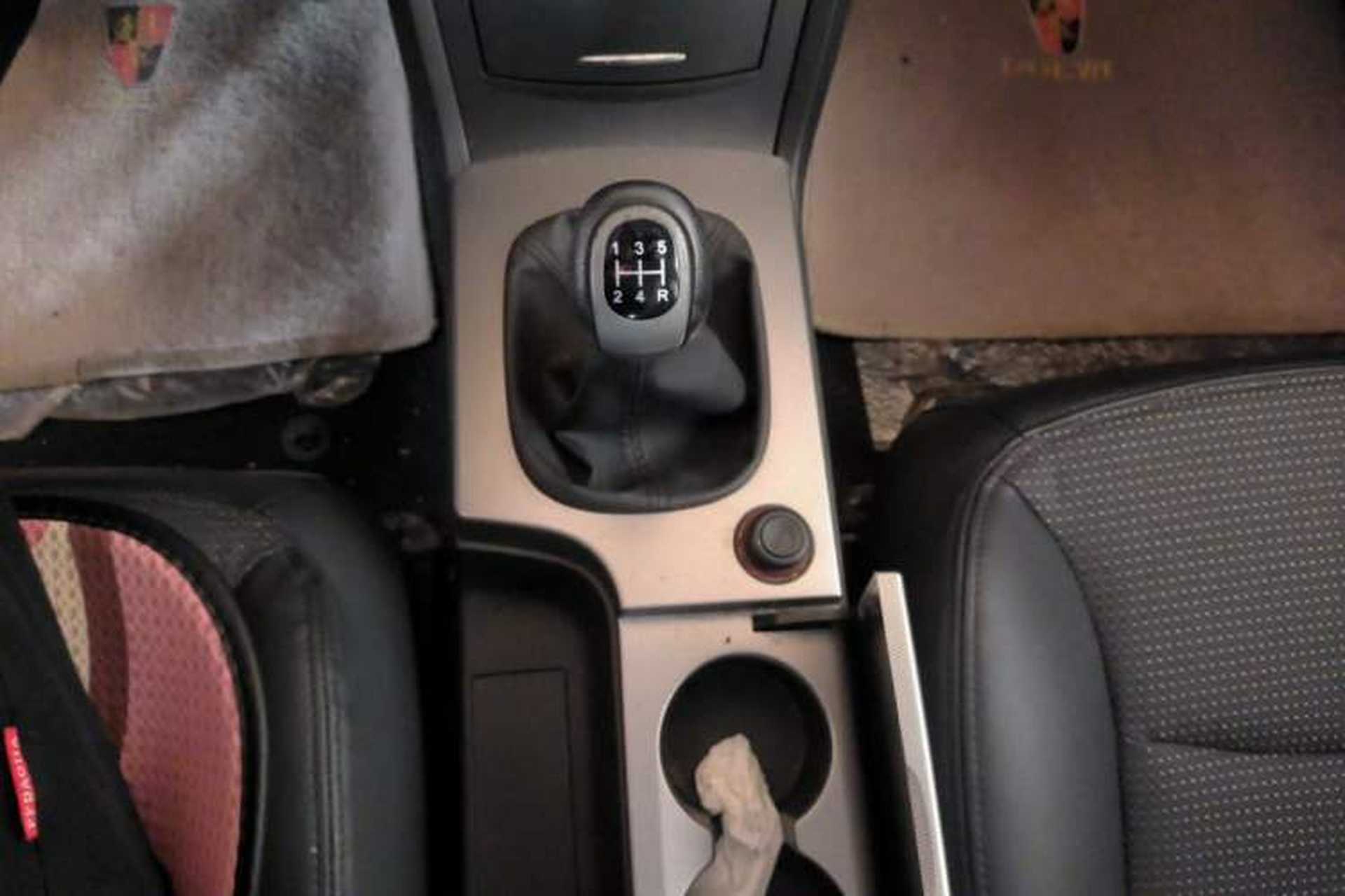 Used Roewe 350 2013 350C 1.5L Manual Swift Edition Gear Lever