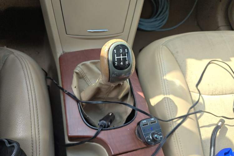 Used Roewe 350 2013 350C 1.5L Manual Swift Edition Gear Lever
