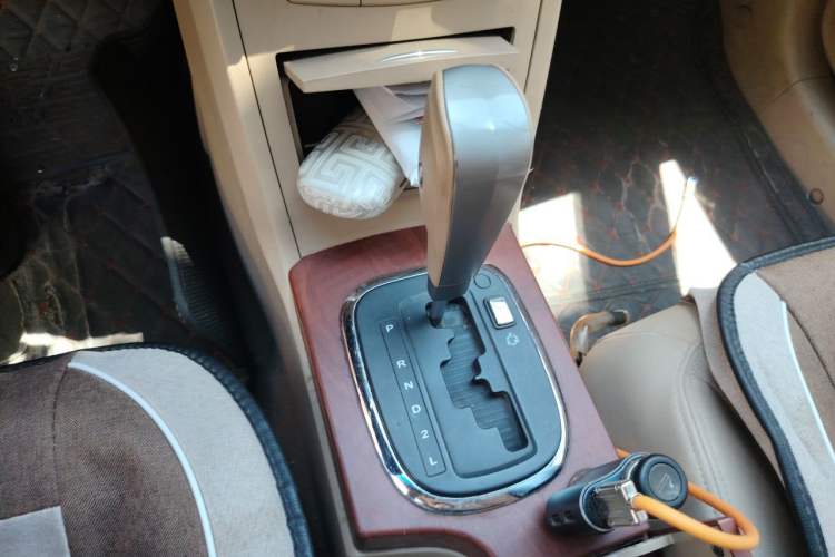 Used Roewe 350 2013 350C 1.5L Automatic Xunyue Edition Gear Lever
