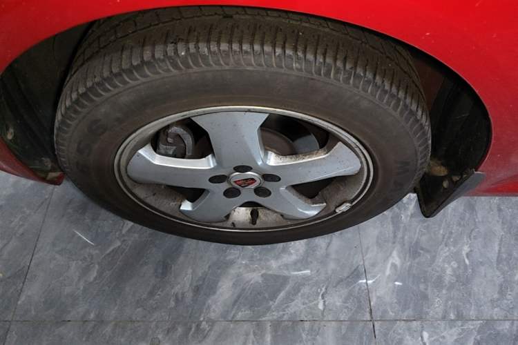Used Roewe 350 2013 350S 1.5L Automatic Xunda Edition Left Front Wheel Hub