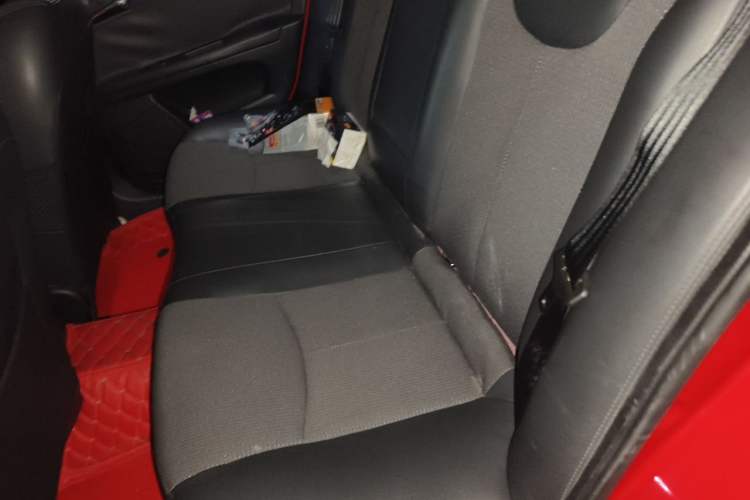 Used Roewe 350 2013 350C 1.5L Automatic Xunyue Edition Left Rear Seat