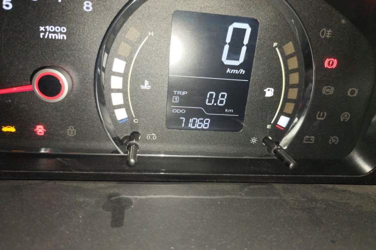 Used Roewe 350 2013 350S 1.5L Manual Xunchi Edition Odometer Close Up