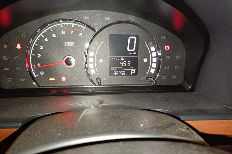 Used Roewe 350 2013 350C 1.5L Automatic Xunyue Edition Odometer Close Up