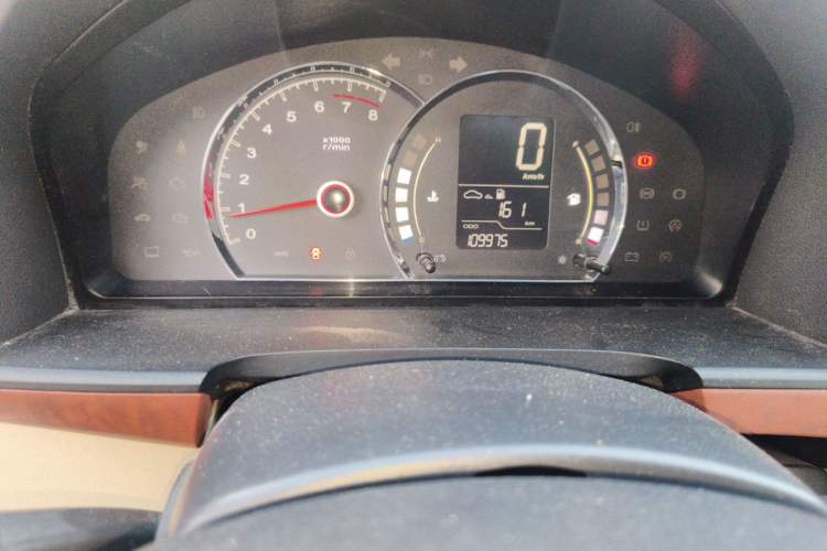 Used Roewe 350 2013 350S 1.5L Manual Xunchi Edition Odometer Close Up
