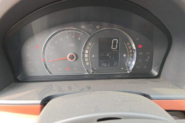 Used Roewe 350 2013 350C 1.5L Automatic Xunyue Edition Odometer Close Up
