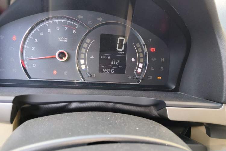Used Roewe 350 2013 350S 1.5L Manual Xunchi Edition Odometer Close Up