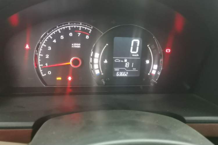 Used Roewe 350 2013 350S 1.5L Manual Xunchi Edition Odometer Close Up