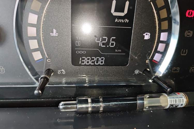Used Roewe 350 2013 350S 1.5L Manual Xunchi Edition Odometer Close Up