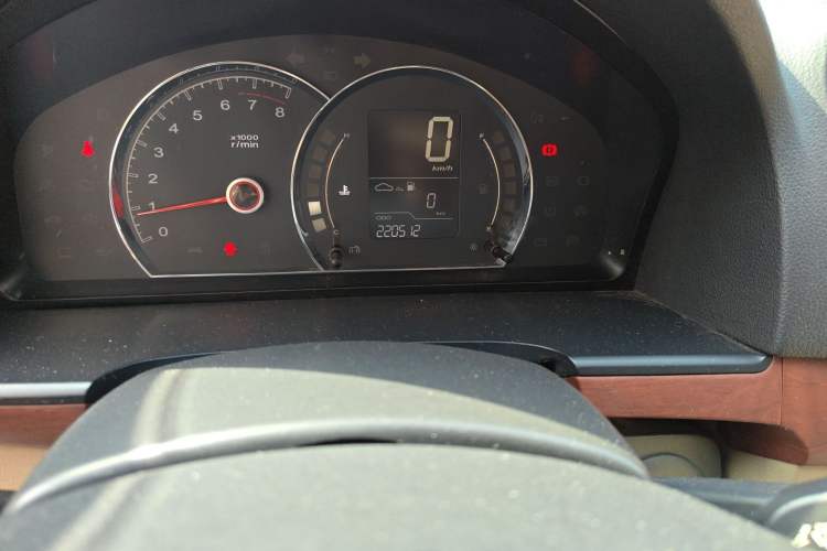 Used Roewe 350 2013 350C 1.5L Manual Swift Edition Odometer Close Up