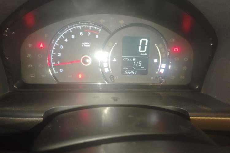 Used Roewe 350 2013 350C 1.5L Manual Swift Edition Odometer Close Up