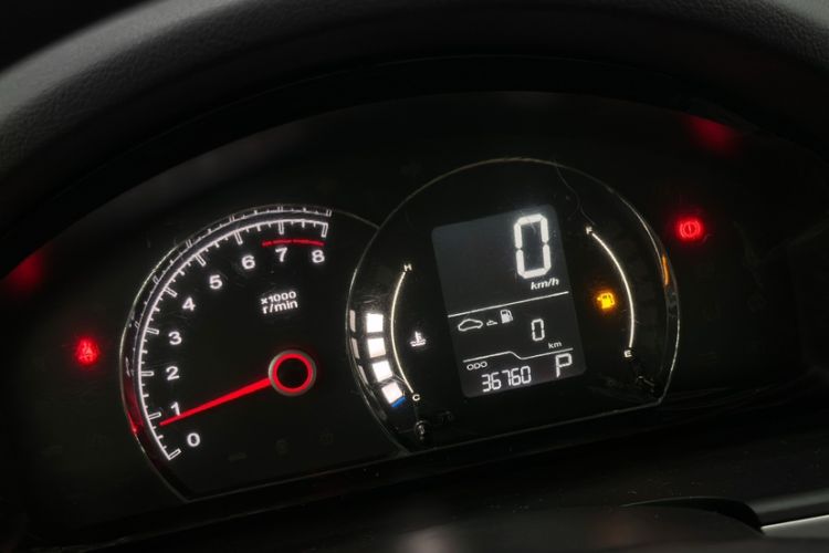 Used Roewe 350 2013 350S 1.5L Automatic Xunda Edition Odometer Close Up
