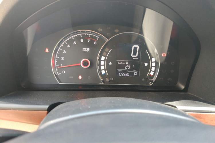 Used Roewe 350 2013 350C 1.5L Automatic Xunyue Edition Odometer Close Up
