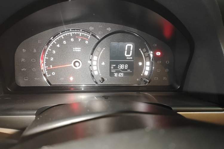 Used Roewe 350 2013 350S 1.5L Manual Xunchi Edition Odometer Close Up