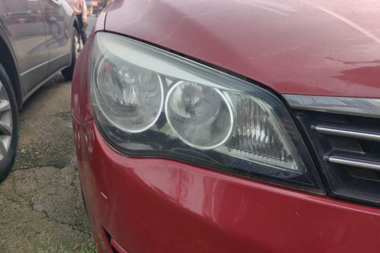 Used Roewe 350 2013 350S 1.5L Automatic Xunda Edition Right Front Headlight