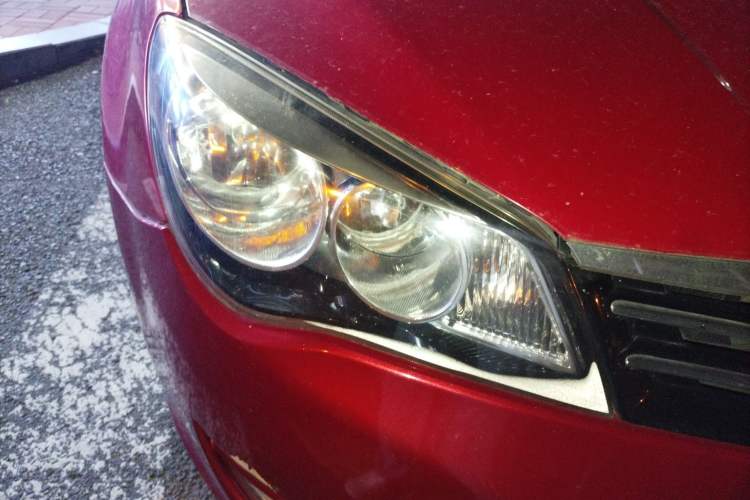 Used Roewe 350 2013 350S 1.5L Automatic Xunda Edition Right Front Headlight