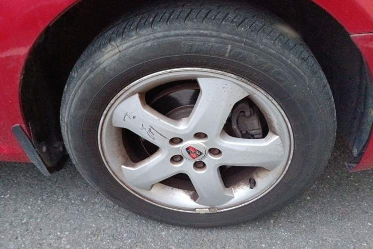 Used Roewe 350 2013 350C 1.5L Automatic Xunyue Edition Right Front Wheel Hub