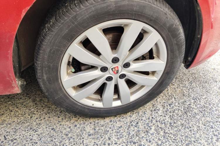 Used Roewe 350 2013 350S 1.5L Manual Xunchi Edition Right Front Wheel Hub