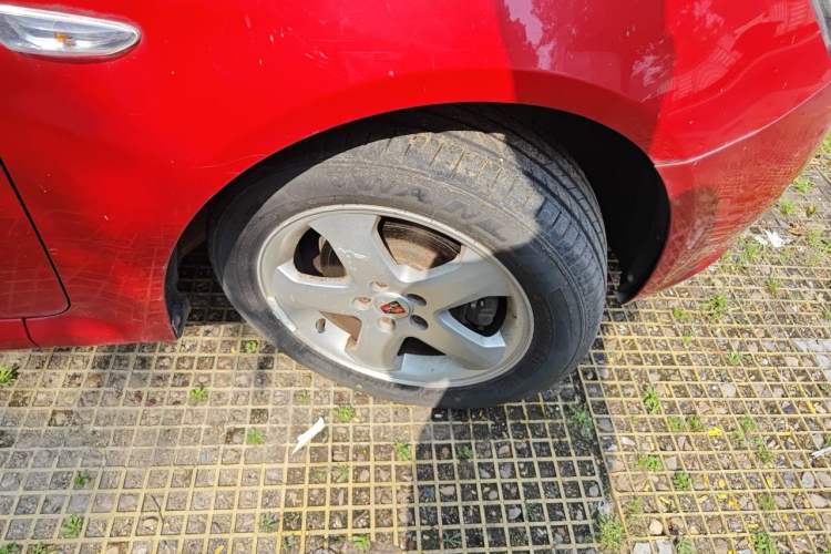 Used Roewe 350 2013 350S 1.5L Manual Xunchi Edition Right Front Wheel Hub