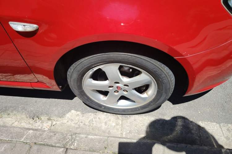Used Roewe 350 2013 350C 1.5L Automatic Xunyue Edition Right Front Wheel Hub