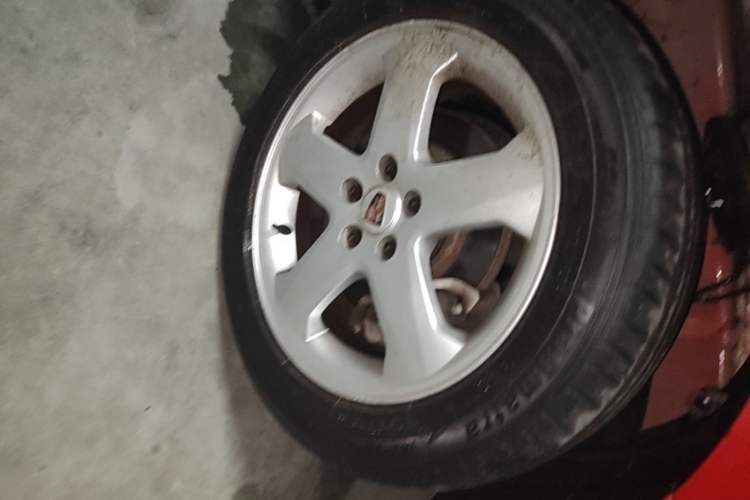 Used Roewe 350 2013 350S 1.5L Manual Xunchi Edition Right Front Wheel Hub