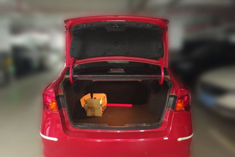 Used Roewe 350 2013 350S 1.5L Manual Xunchi Edition Trunk