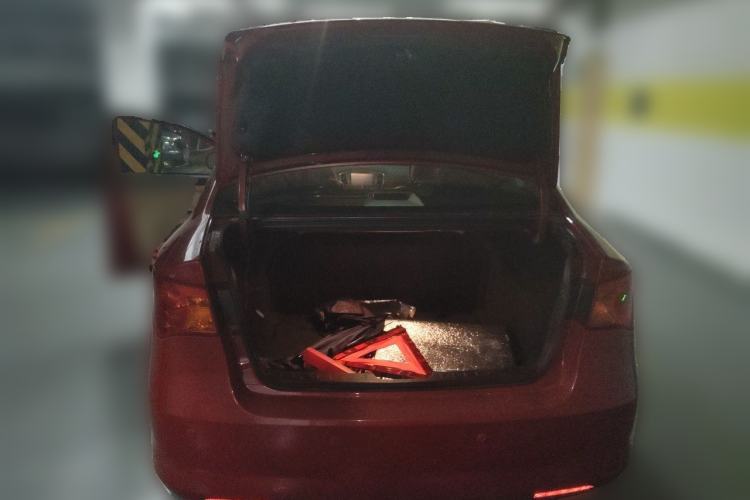 Used Roewe 350 2013 350S 1.5L Manual Xunchi Edition Trunk