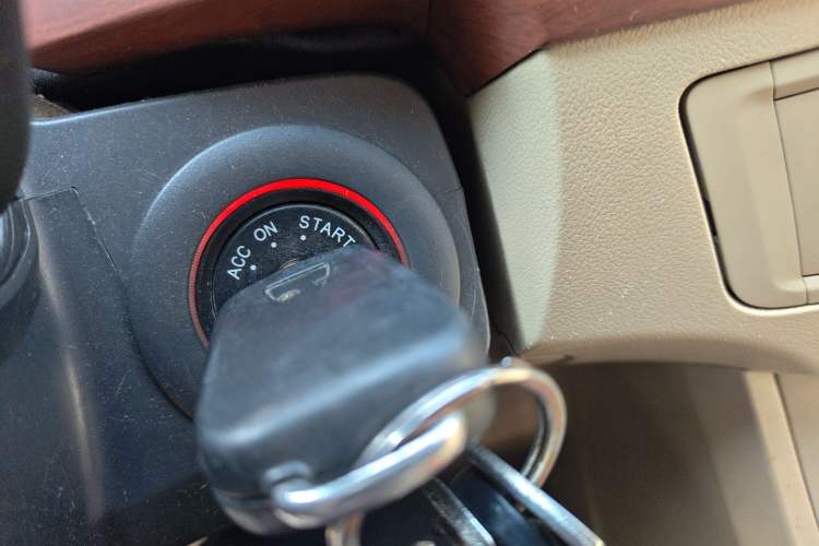 Used Roewe 350 2013 350C 1.5L Manual Swift Edition Vehicle Key