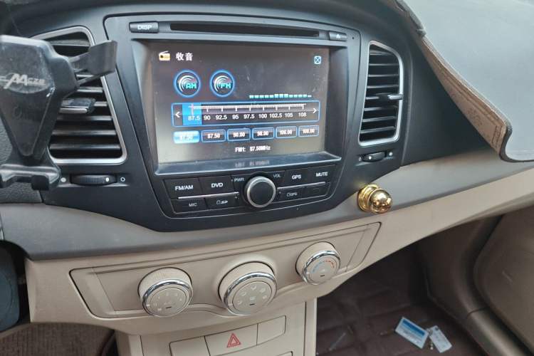 Used Roewe 350 2013 350S 1.5L Automatic Xunda Edition Audio And AC Panel