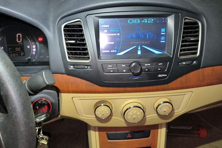 Used Roewe 350 2013 350S 1.5L Automatic Xunda Edition Audio And AC Panel