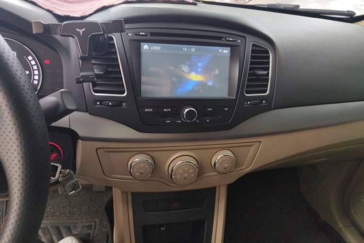 Used Roewe 350 2013 350S 1.5L Manual Xunchi Edition Audio And AC Panel
