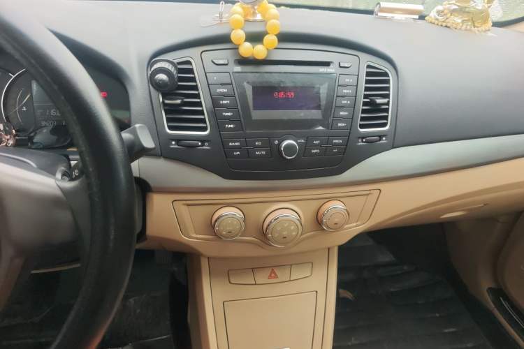 Used Roewe 350 2013 350S 1.5L Automatic Xunda Edition Audio And AC Panel