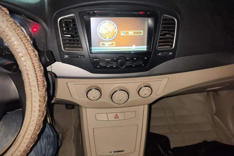 Used Roewe 350 2013 350S 1.5L Manual Xunchi Edition Audio And AC Panel