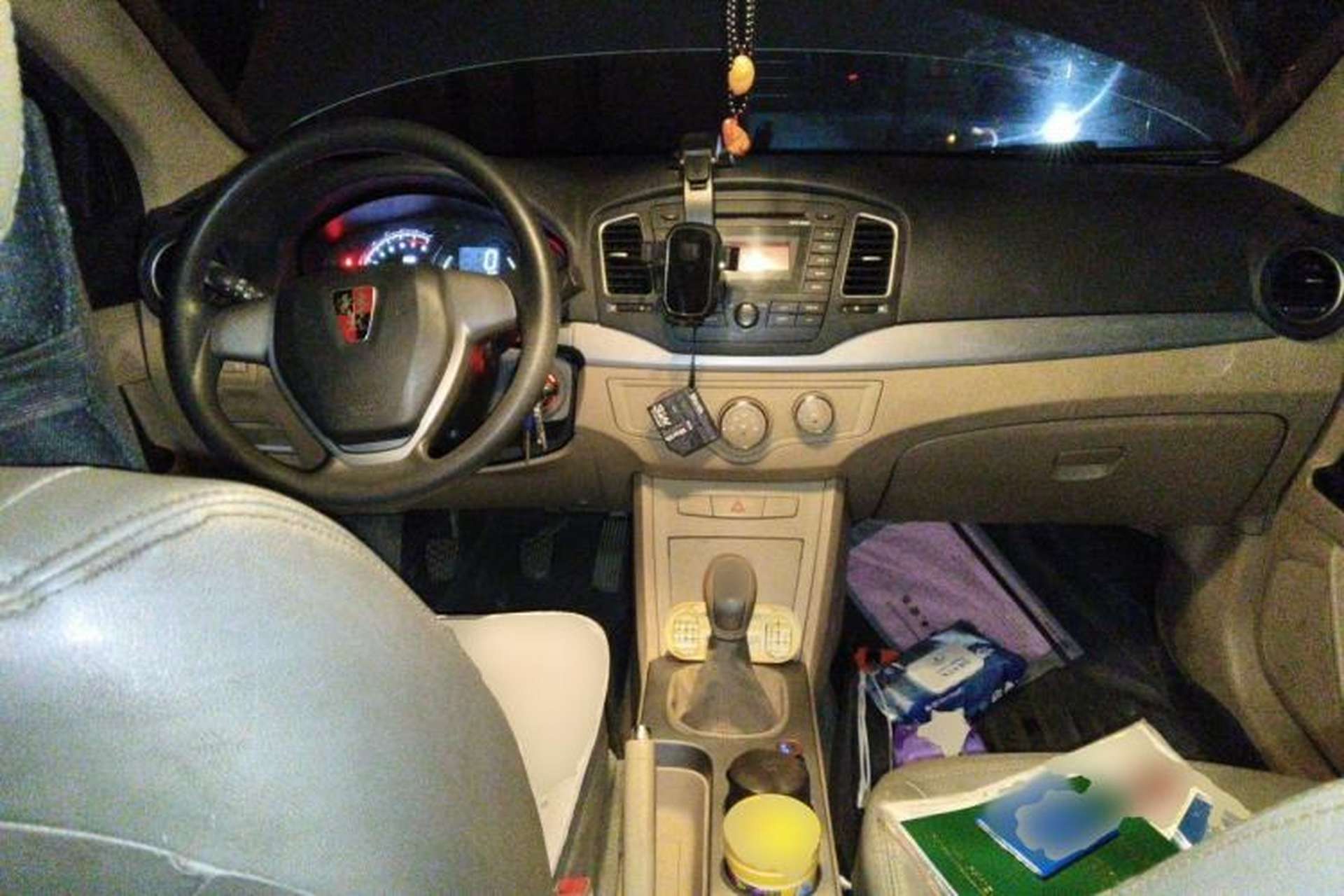 Used Roewe 350 2013 350S 1.5L Manual Xunchi Edition Center Console