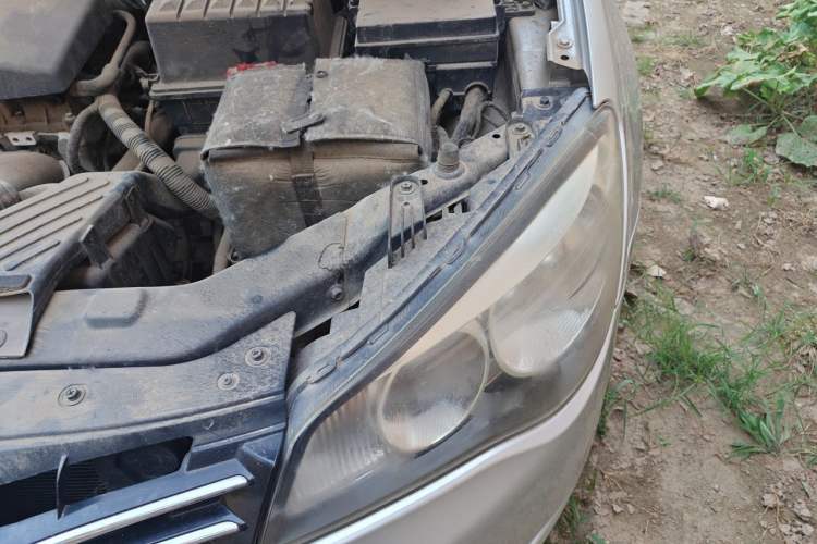 Used Roewe 350 2013 350S 1.5L Automatic Xunda Edition Engine Bay Left