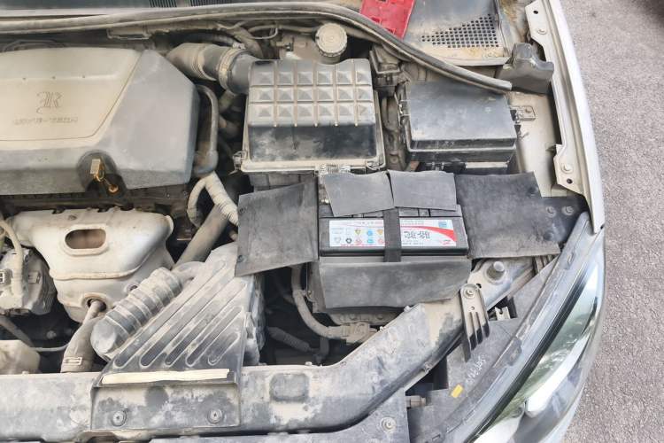 Used Roewe 350 2013 350C 1.5L Automatic Xunyue Edition Engine Bay Left
