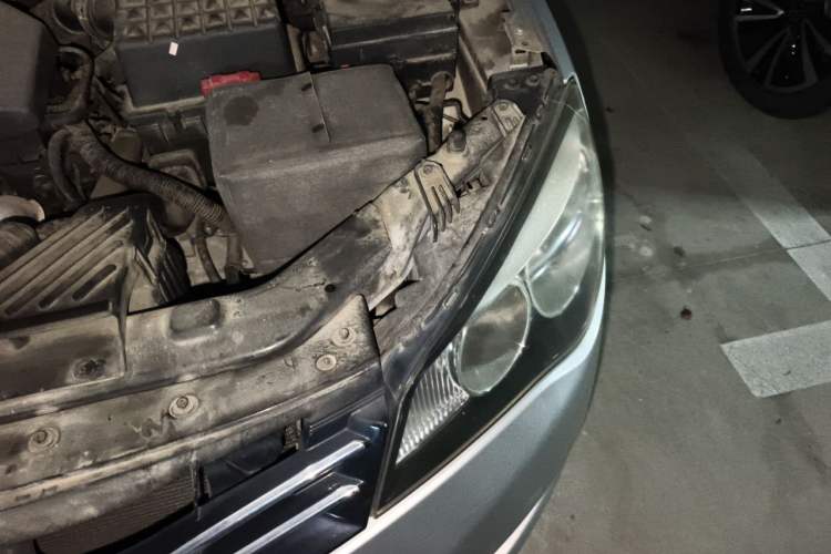 Used Roewe 350 2013 350C 1.5L Automatic Xunyue Edition Engine Bay Left