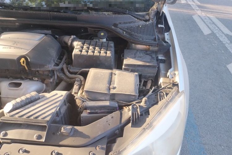Used Roewe 350 2013 350S 1.5L Manual Xunchi Edition Engine Bay Left
