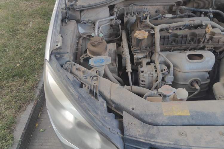 Used Roewe 350 2013 350S 1.5L Manual Xunchi Edition Engine Bay Right
