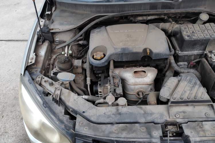 Used Roewe 350 2013 350S 1.5L Manual Xunchi Edition Engine Bay Right