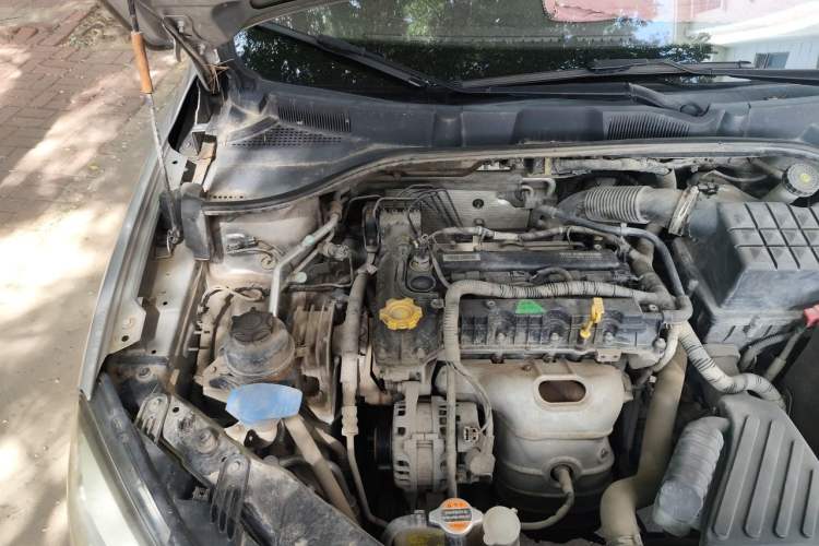 Used Roewe 350 2013 350S 1.5L Manual Xunchi Edition Engine Bay Right