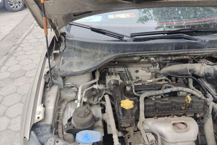 Used Roewe 350 2013 350C 1.5L Automatic Xunyue Edition Engine Bay Right