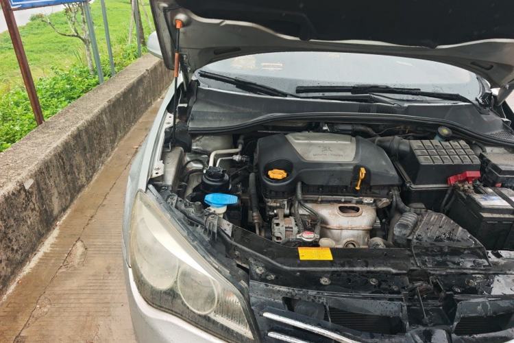 Used Roewe 350 2013 350S 1.5L Automatic Xunda Edition Engine Bay Right