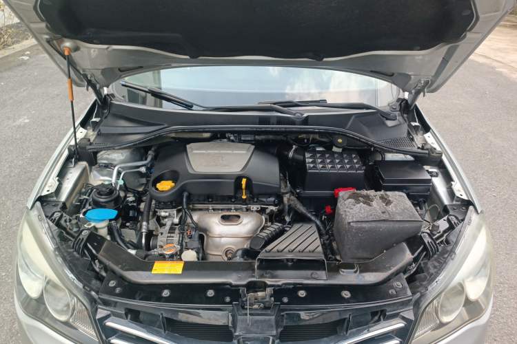Used Roewe 350 2013 350S 1.5L Manual Xunchi Edition Engine Bay