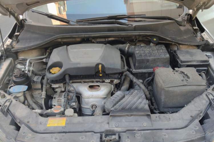 Used Roewe 350 2013 350S 1.5L Manual Xunchi Edition Engine Bay