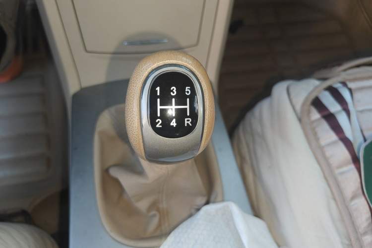 Used Roewe 350 2013 350S 1.5L Manual Xunchi Edition Gear Lever