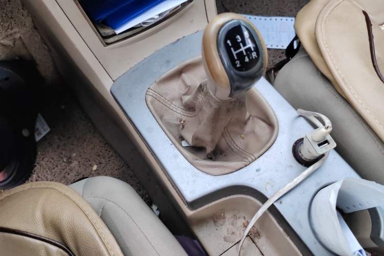 Used Roewe 350 2013 350S 1.5L Manual Xunchi Edition Gear Lever