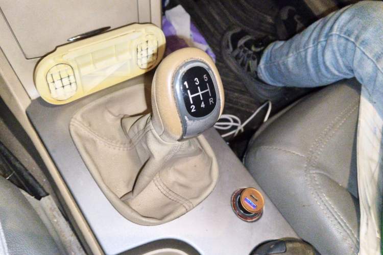 Used Roewe 350 2013 350S 1.5L Manual Xunchi Edition Gear Lever